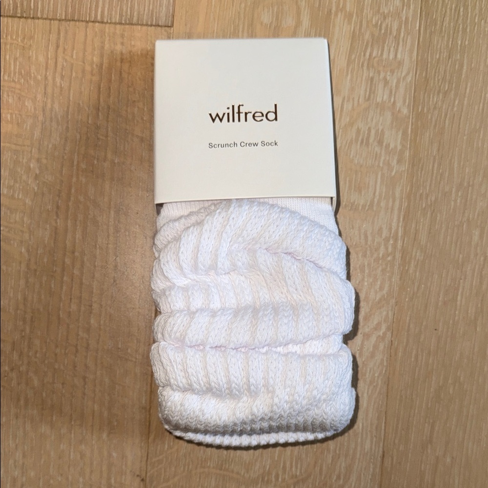 Aritzia Wilfred scrunch sock